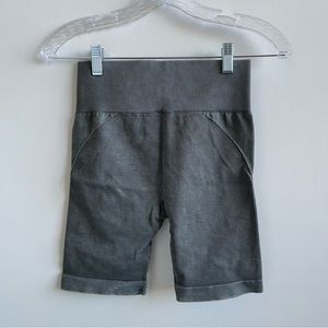 Mono B ribbed bike short size S